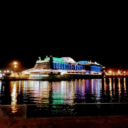 Sunny Islands Tq 아파트 *